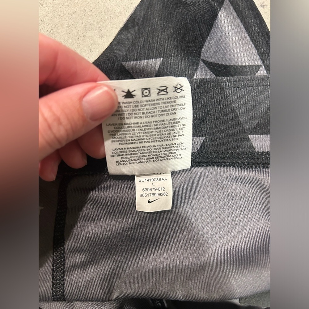 Nike Stretch Tight Shorts Womens Large Dri-Fit Black Grey Geometric Triangle - Picture 4 of 8